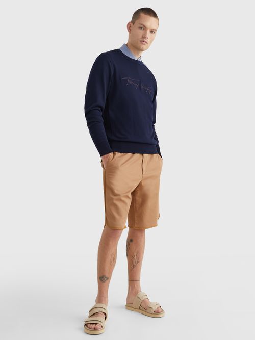 Sweater-con-logo-bordado
