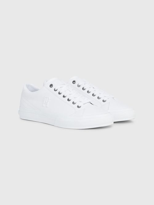 Zapatillas-de-cuero-con-monograma-TH