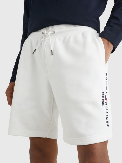 Bermuda para hombre marca tommy sale