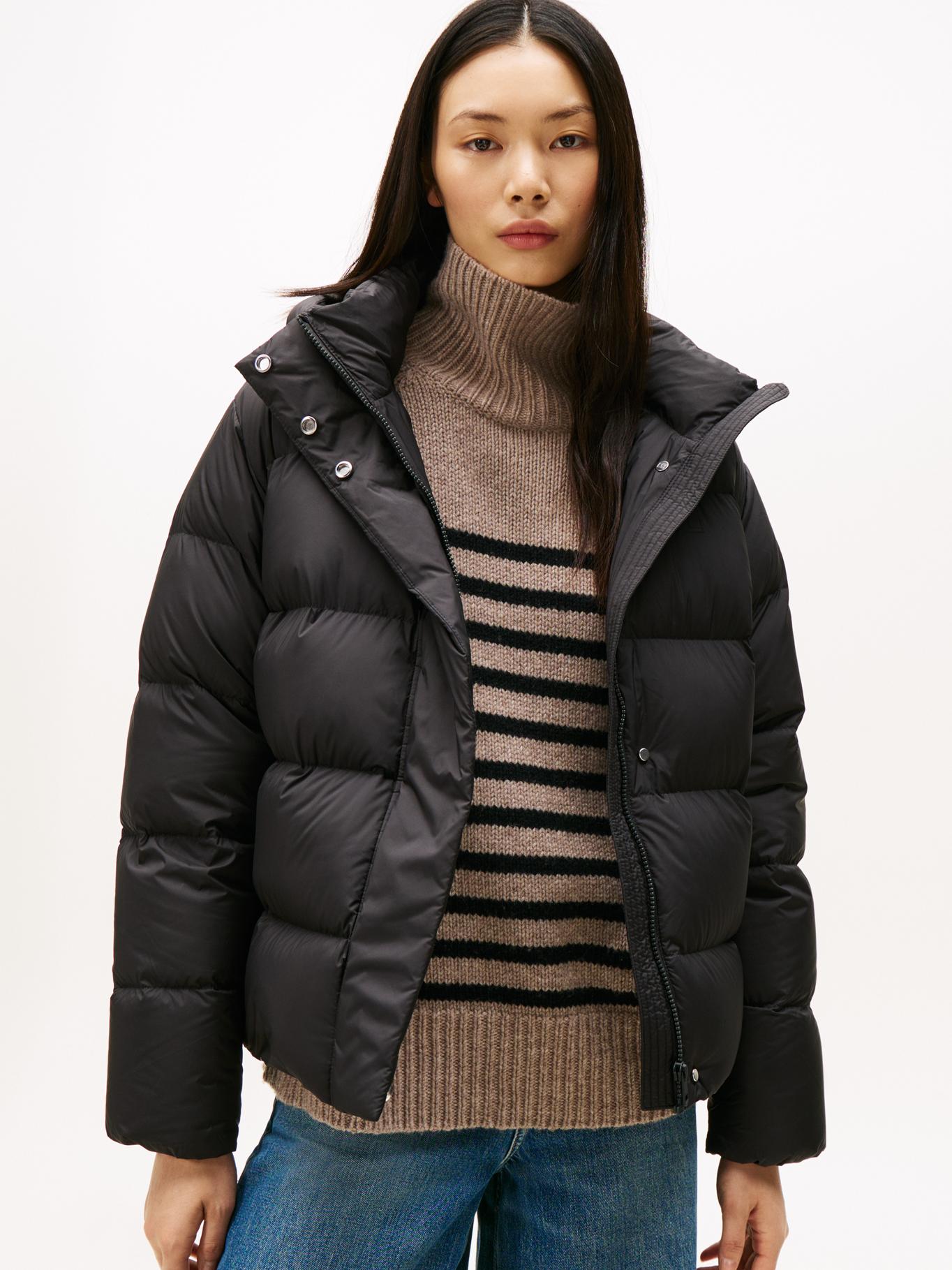 Campera puffer con capucha regular fit