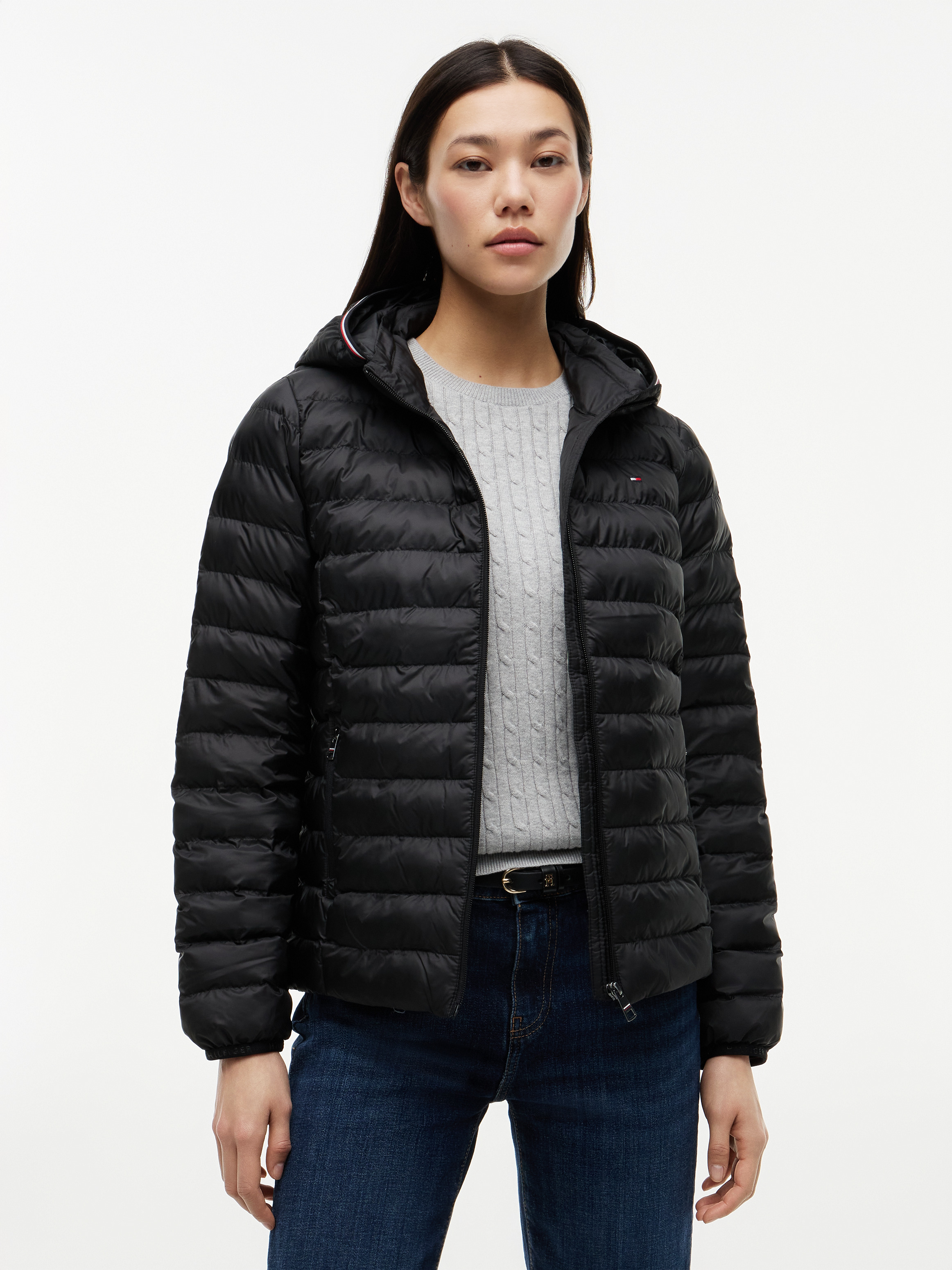 Campera con capcucha con logo bordado regular fit