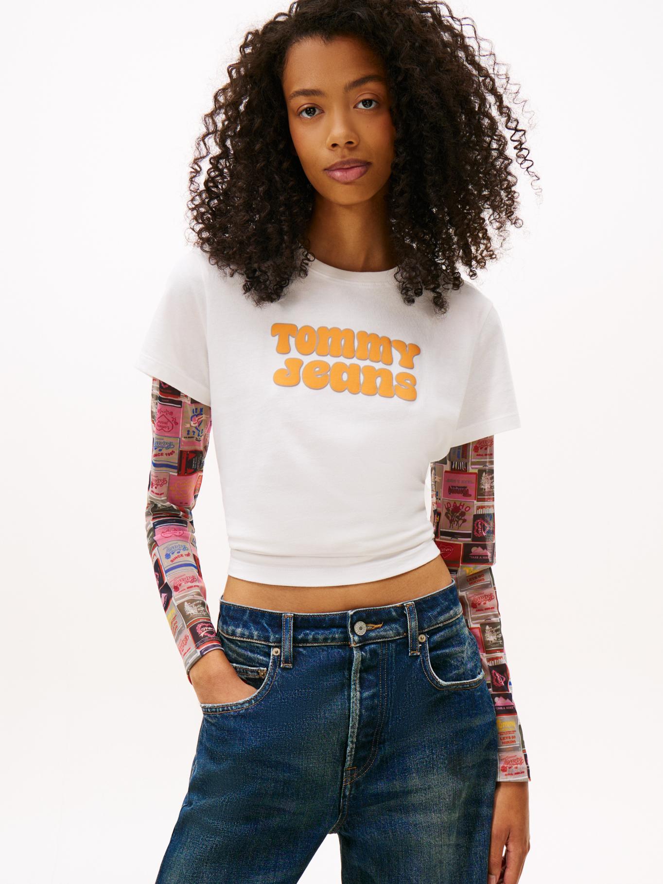 Remera cuello redondo con logo estampado regular fit