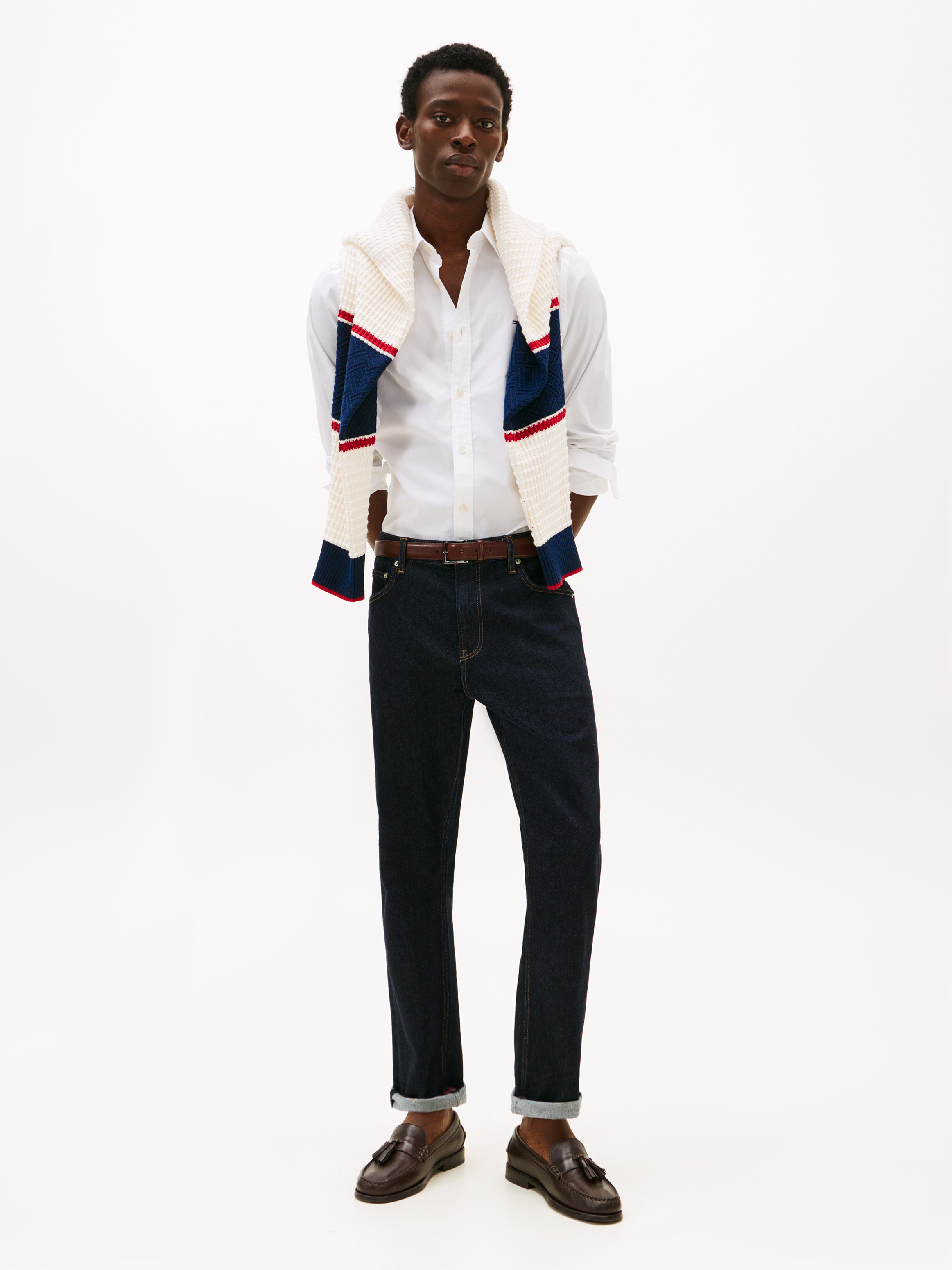 Camisa poplín lisa slim fit — imagen 2