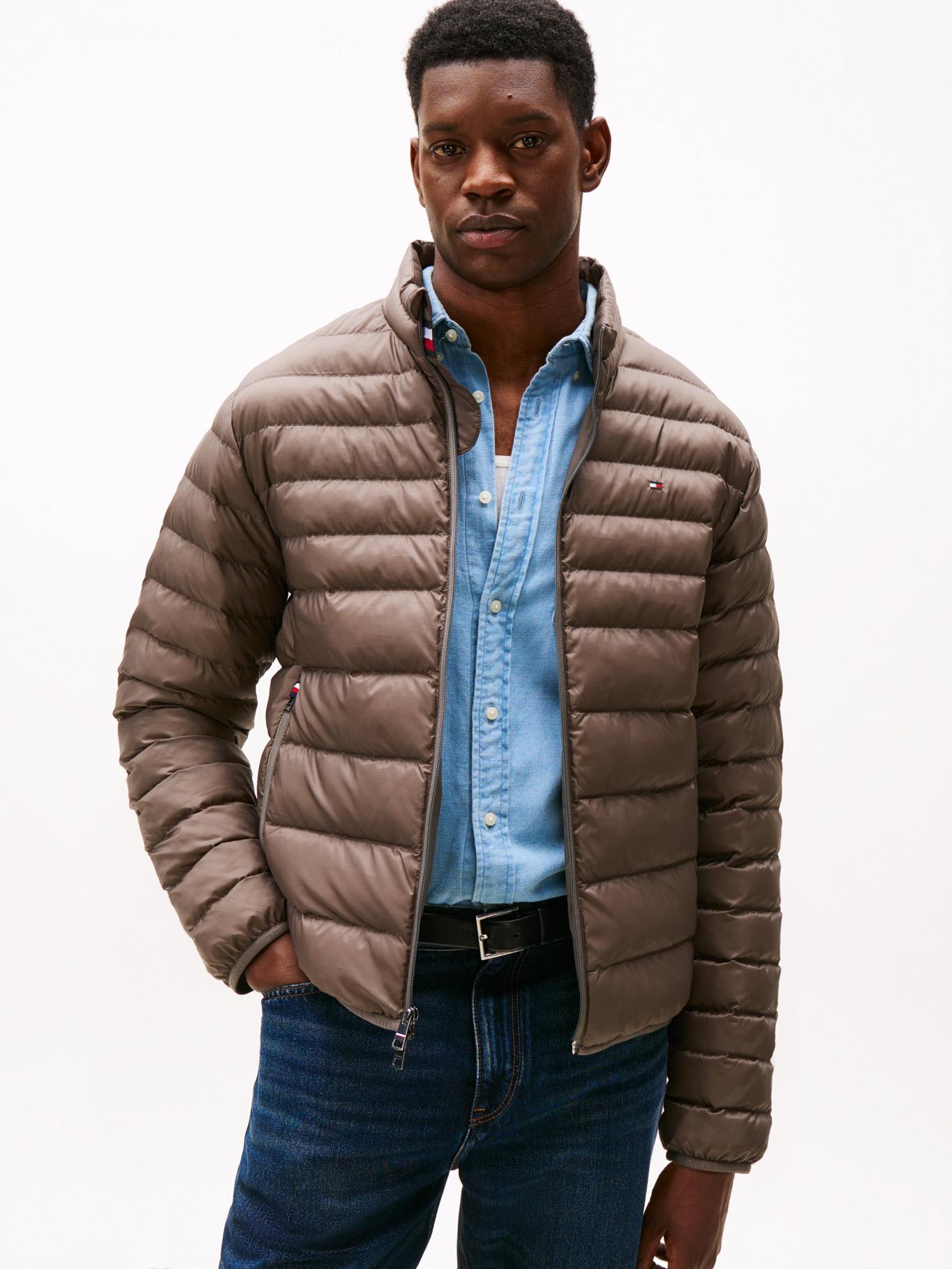 Campera plegable con logo bordado regular fit