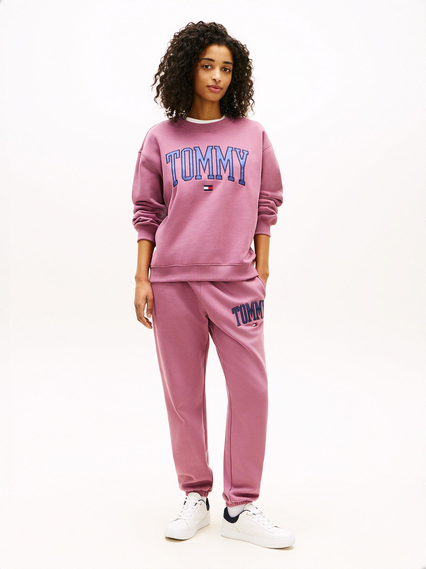 Jogger collegiate con logo