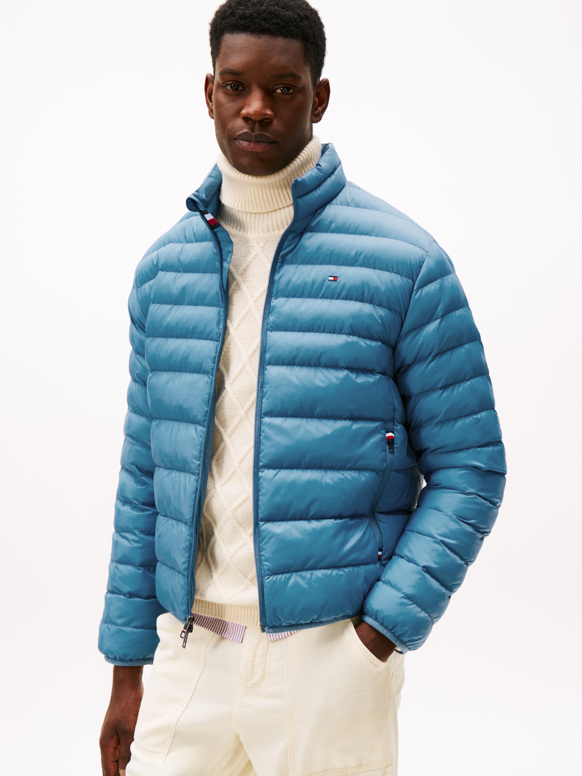 Campera plegable con logo bordado regular fit