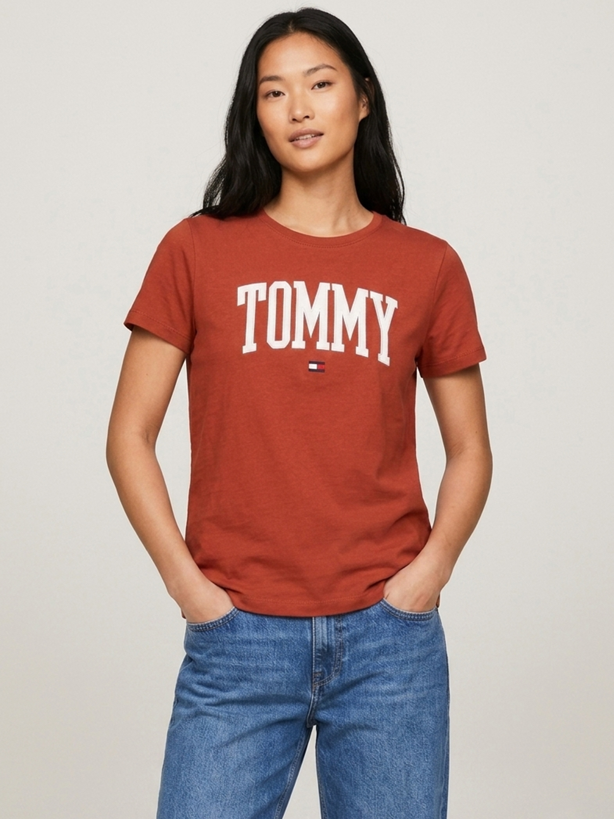 Remera riley con logo gráfico